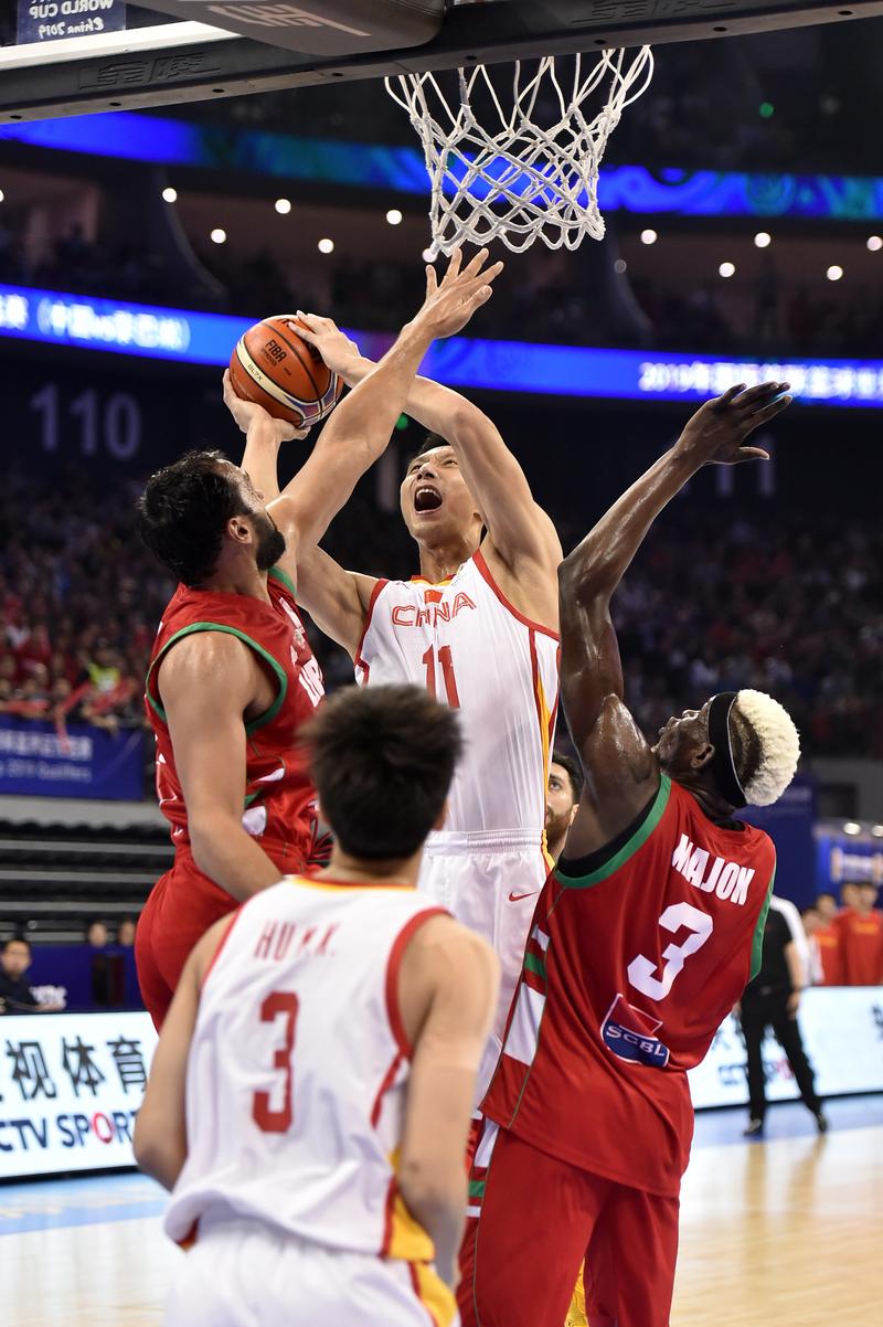 中国男篮vs黎巴嫩庆祝照片的相关图片