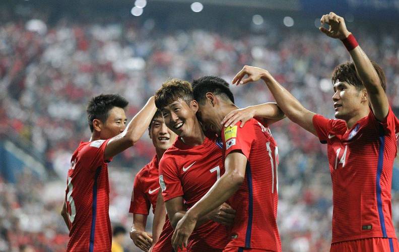 中国男足vs韩国韩国进球的相关图片